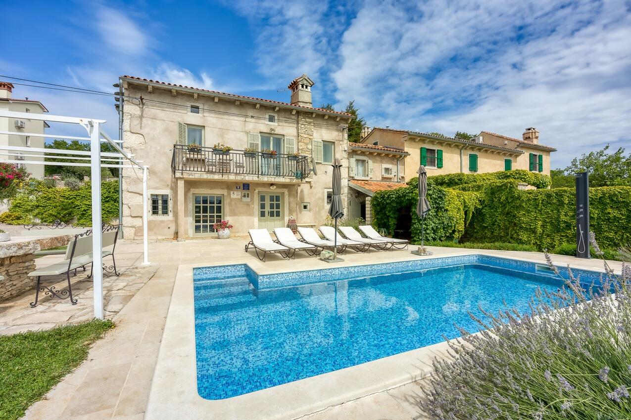 Casa de vacaciones con piscina Trget, Rasa - 26314