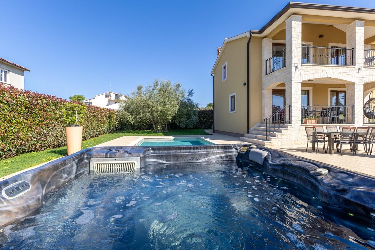 Maison de vacances avec la piscine Kirmenjak, Porec - 26318