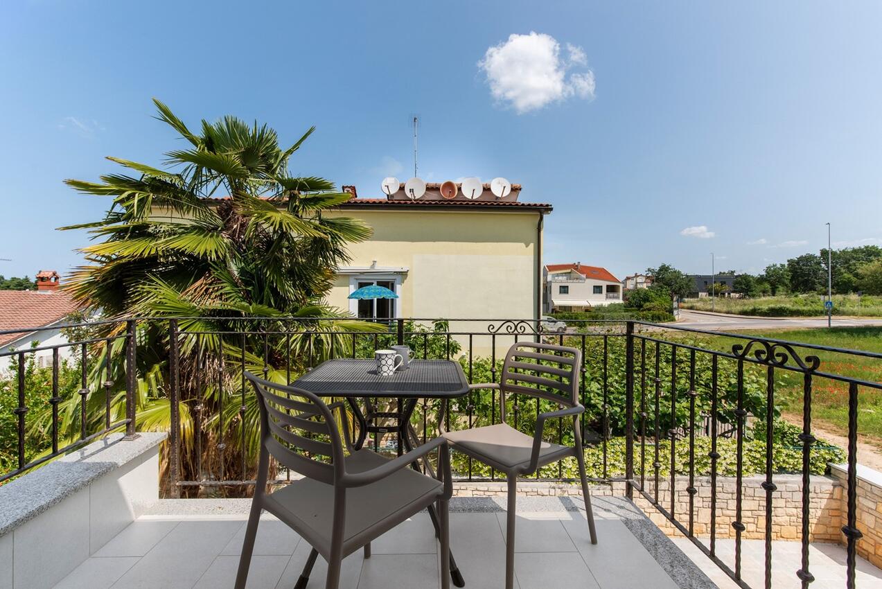 Egyszobás apartman Porec (A-26320-g)