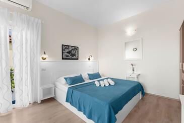 Apartmani za obitelj s djecom Poreč - 26320