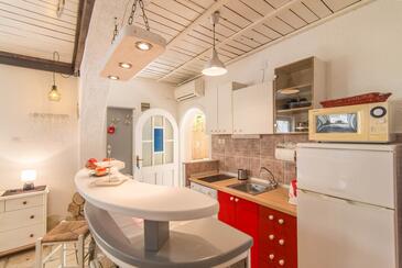 Apartmaji s parkingom Novi Vinodolski - 26324