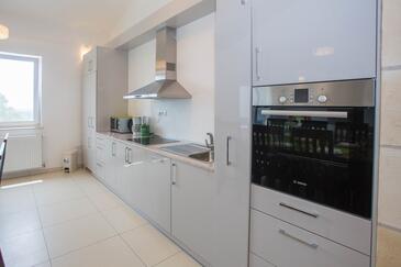 Apartmani s bazenom pogodni za obitelji s djecom Kaštelir, Središnja Istra - 26328