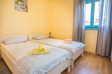 Apartmanok családok részére medencével Nova Vas, Porec - 26329