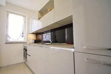 Apartments with WiFi Poreč - 26334
