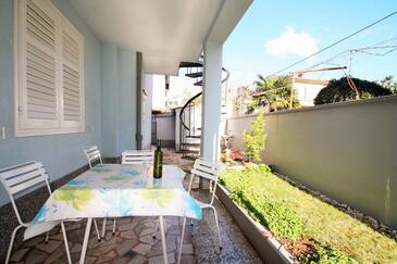 Apartments with WiFi Poreč - 26334