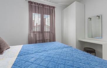 Apartmani za obitelj s djecom Poreč - 26338