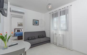 Apartmani za obitelj s djecom Poreč - 26338