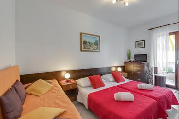 One bedroom apartment Poreč (A-26340-a(