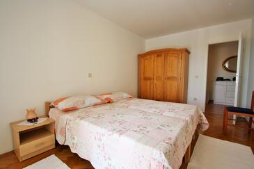 Ferienwohnungen mit Parkplatz Porec - 26359