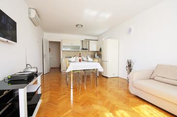 Ferienwohnungen mit Parkplatz Porec - 26359