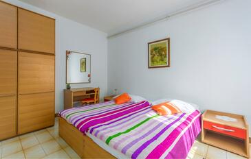 Apartments with WiFi Poreč - 26362
