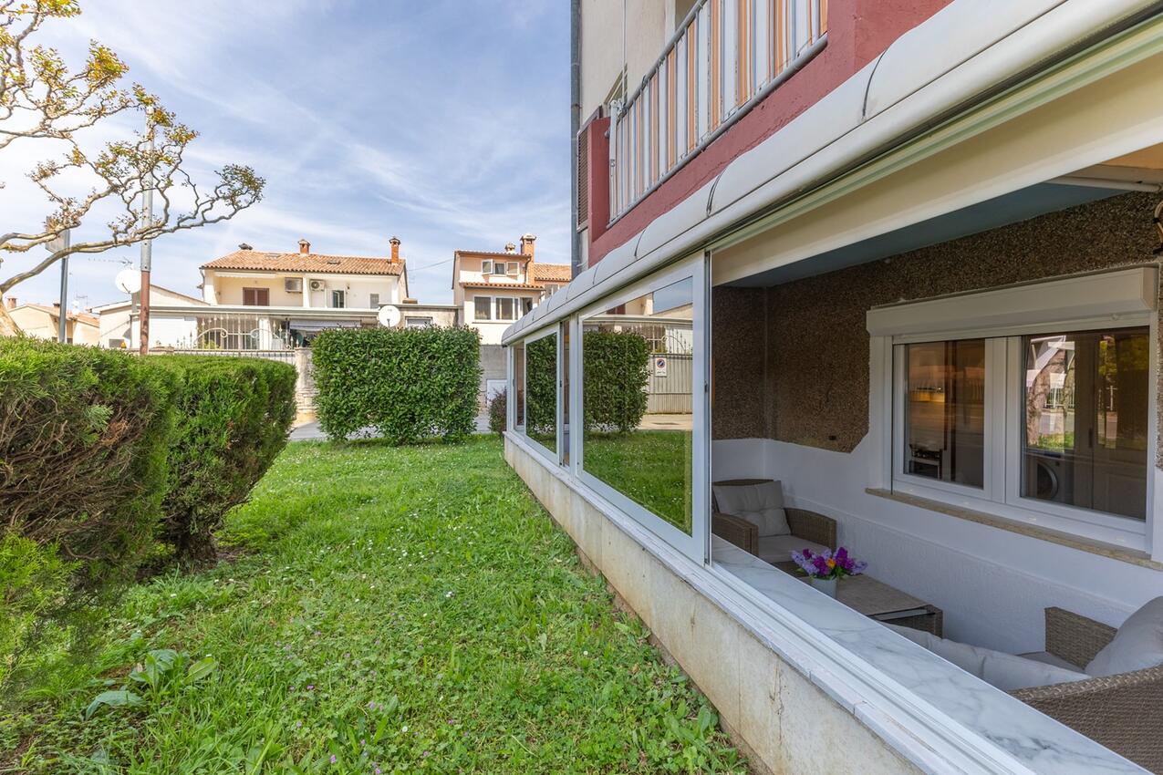 Apartmani s parkingom Poreč - 26406
