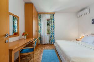 Dvoupokojový apartmán Poreč (A-26411-b(