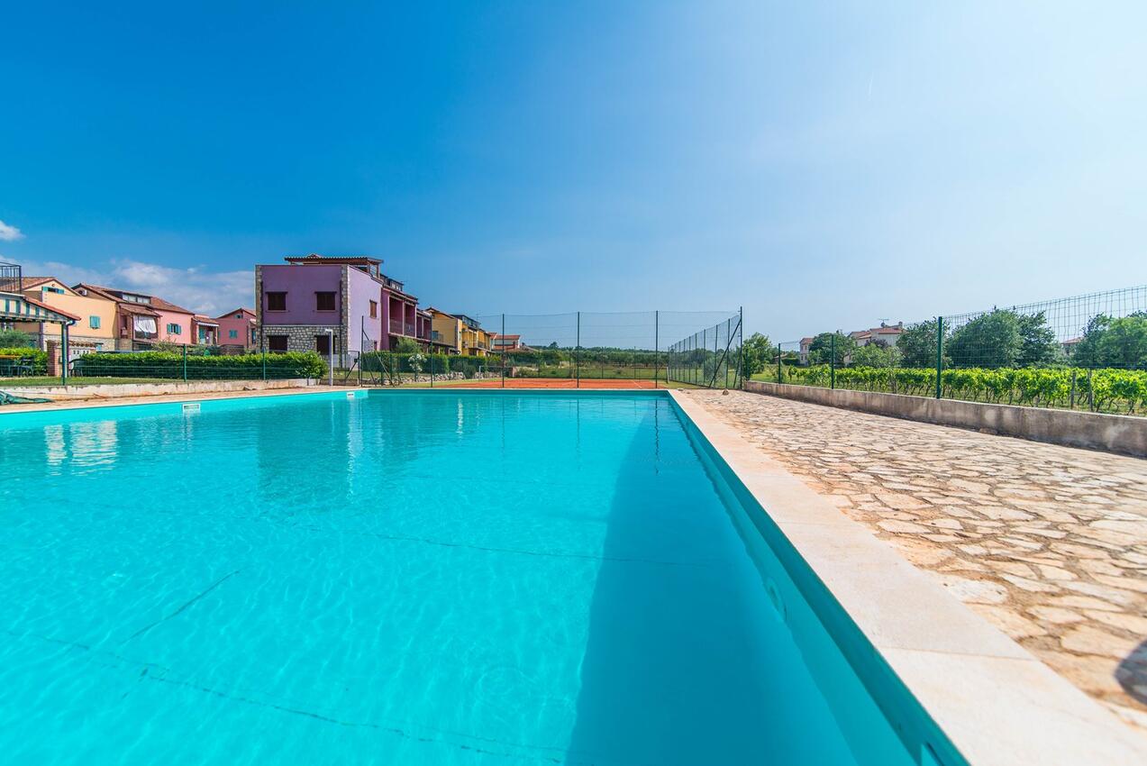 Ferienwohnungen mit Pool Kosinožići, Porec - 26424