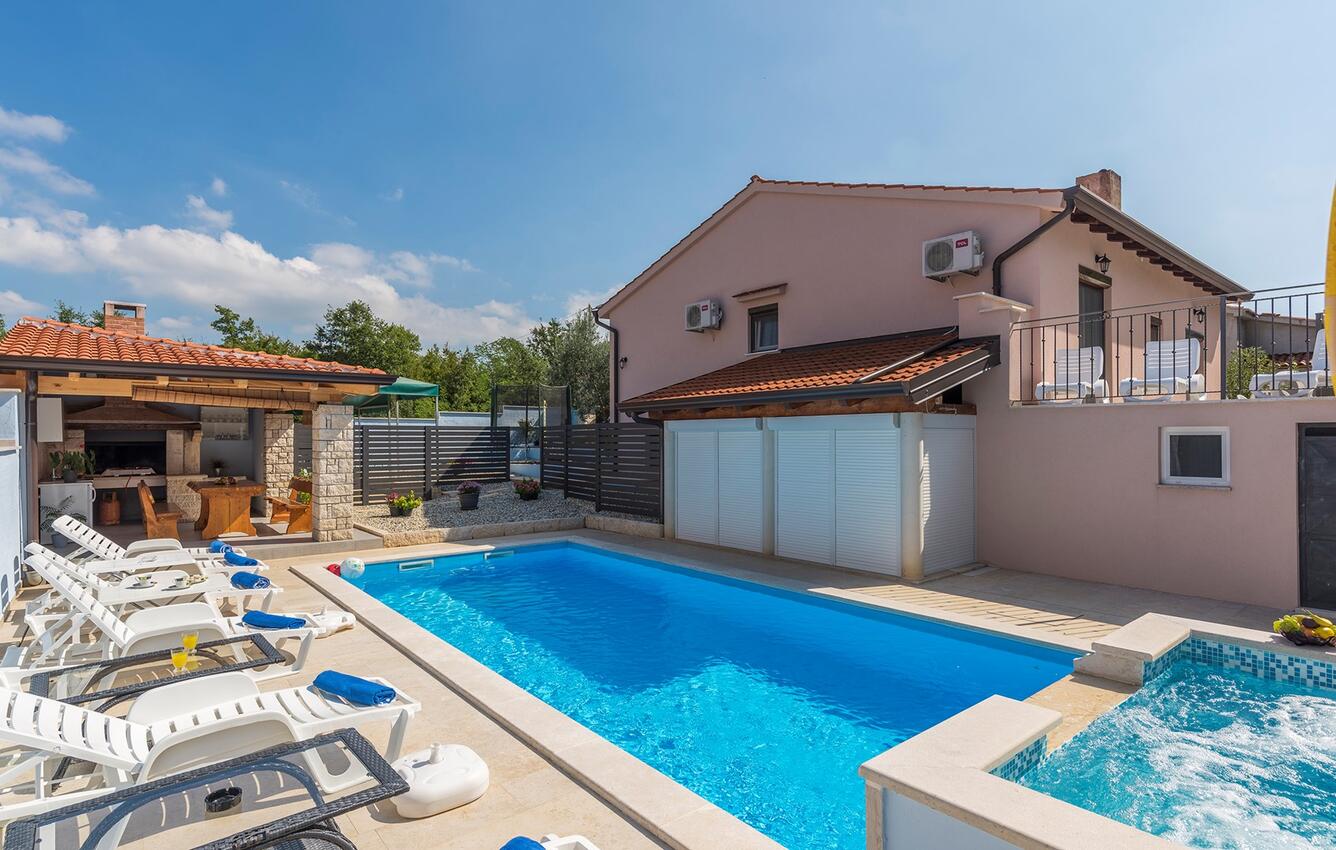 Apartmaji z bazenom Nova Vas, Poreč - 26435