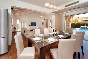 Three bedroom house Kaštelir, Central Istria - Središnja Istra (K-26444)