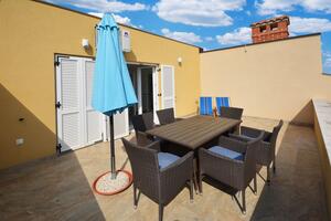 Trosoben apartma Novigrad (A-26483-b(