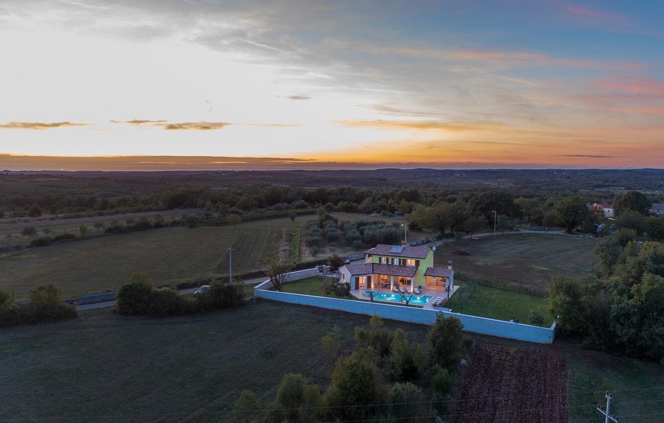 Family friendly house with a swimming pool Tinjan, Central Istria - Središnja Istra - 26487