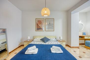 Lägenheter med parkering Porec - 26488