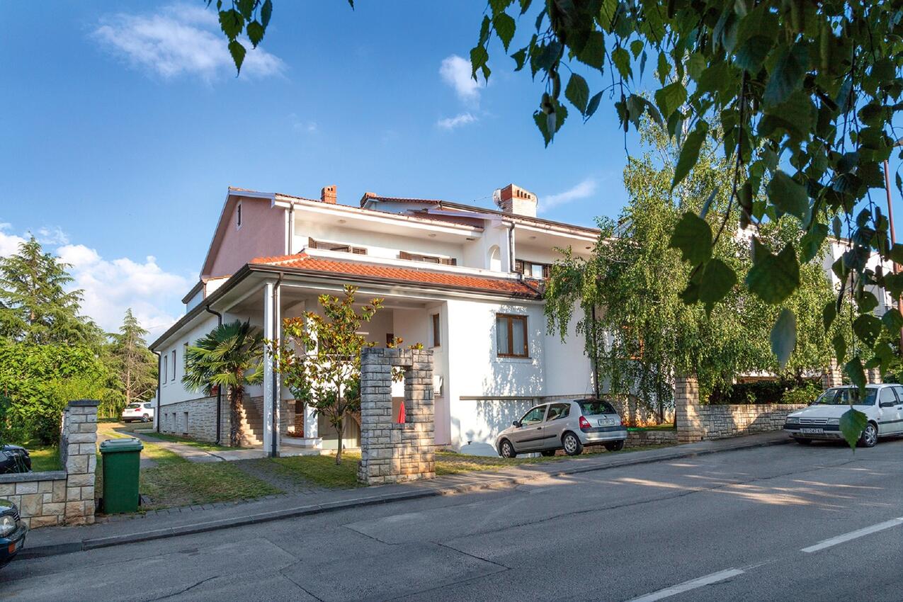 Lägenheter med parkering Porec - 26488