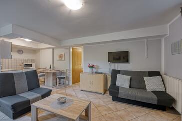 Apartments with WiFi Poreč - 26508
