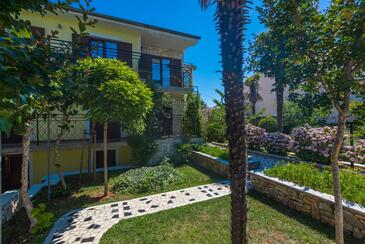 Apartments with WiFi Poreč - 26508