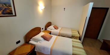 Apartments and rooms with WiFi Pazin, Central Istria - Središnja Istra - 26509
