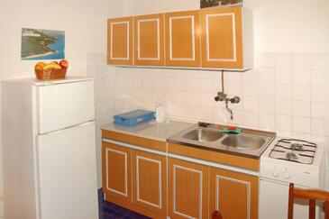 Apartments with parking space Brela, Makarska - 2653