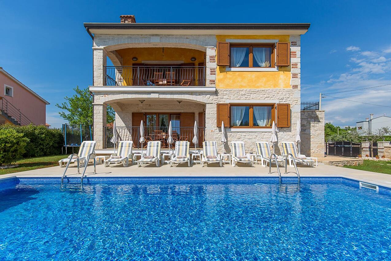 Family friendly house with a swimming pool Buići, Poreč - 26541