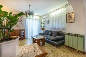 Apartamente pentru familii cu copii Banjole, Pula - 26546