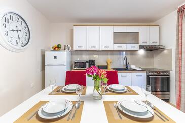 Apartments with WiFi Poreč - 26572