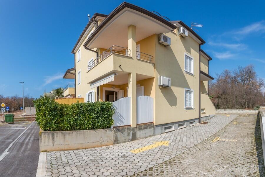 Apartamenty z parkingiem Karigador, Novigrad - 26592