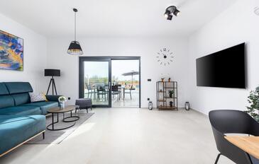 Family friendly house with a swimming pool Poreč - 26603