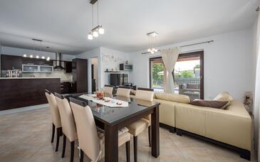Ház családok részére medencével Tinjan, Sredisnja Istra - 26605