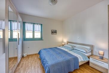 Apartmanok családok részére medencével Nova Vas, Porec - 26606