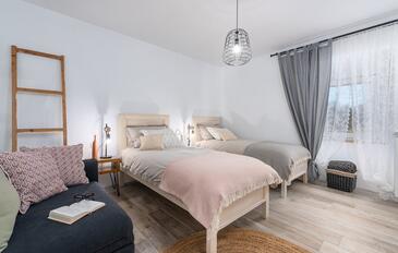 Ház családok részére medencével Marići, Labin - 26607