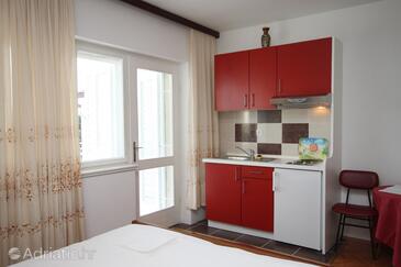 Apartmaji in sobe s parkingom Brela, Makarska - 2664