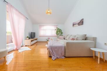 Three bedroom apartment Zadar (A-26669-a(