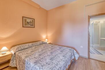 Apartments with WiFi Kaštelir, Central Istria - Središnja Istra - 26670