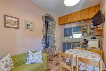 Apartments with WiFi Kaštelir, Central Istria - Središnja Istra - 26670