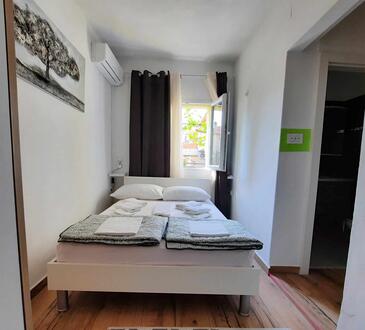 Apartmaji z bazenom za družine z otroci Zadar - 26679