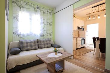Apartmaji z bazenom za družine z otroci Zadar - 26679