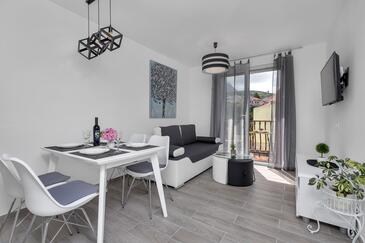 Apartments by the sea Podgora, Makarska - 2668