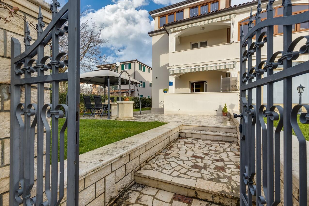 Апартаменты с парковкой Пореч - Poreč - 26682