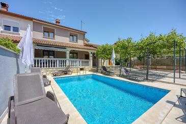 Feriehus med swimmingpool Pula - 26704 Adriatic.hr