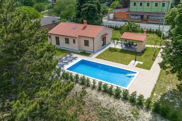 Dom s bazénom pre rodinu Lupoglav, Vnútrozemie Istrie - Središnja Istra - 26708 Adriatic.hr