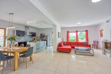 Dom s bazénom pre rodinu Poreč - 26722