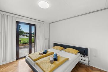 Apartments for families with children Poreč - 26723