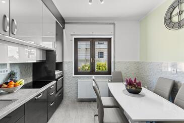 Apartmani s bazenom pogodni za obitelji s djecom Poreč - 26723