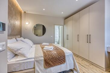 Luxury villa with a swimming pool Nova Vas, Poreč - 26750